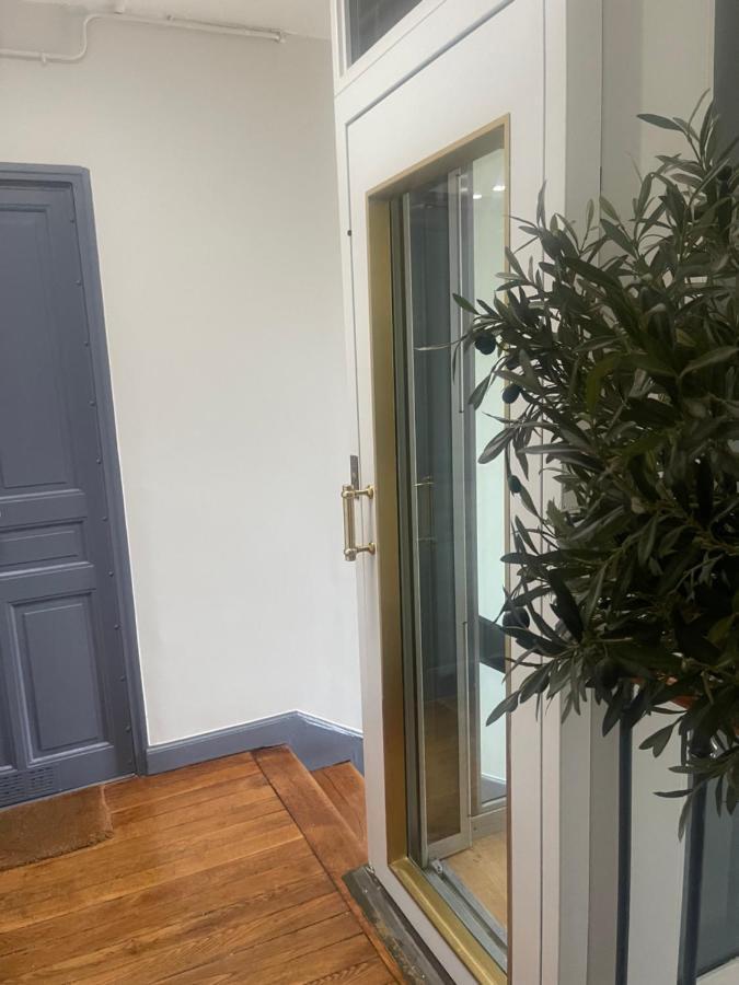 Ferienwohnung Paris Centre Dernier Etage Vue Ascenseur Exterior foto